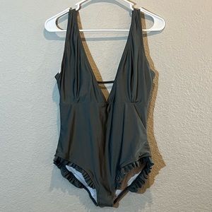 New With Out Tags Cupshe One Piece Gray Woman’s Swimsuit Large